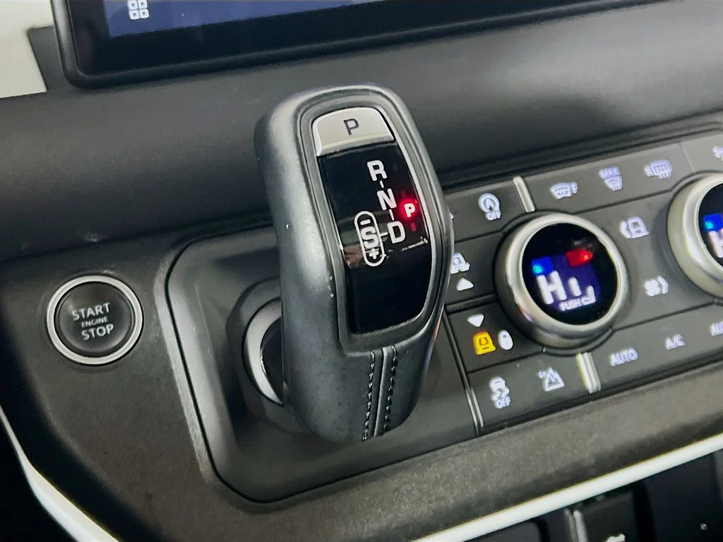 2023 Land Rover Defender S - Photo 17