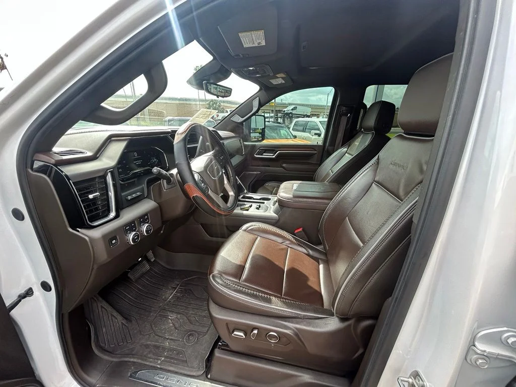 Used 2024 White GMC Denali image 11