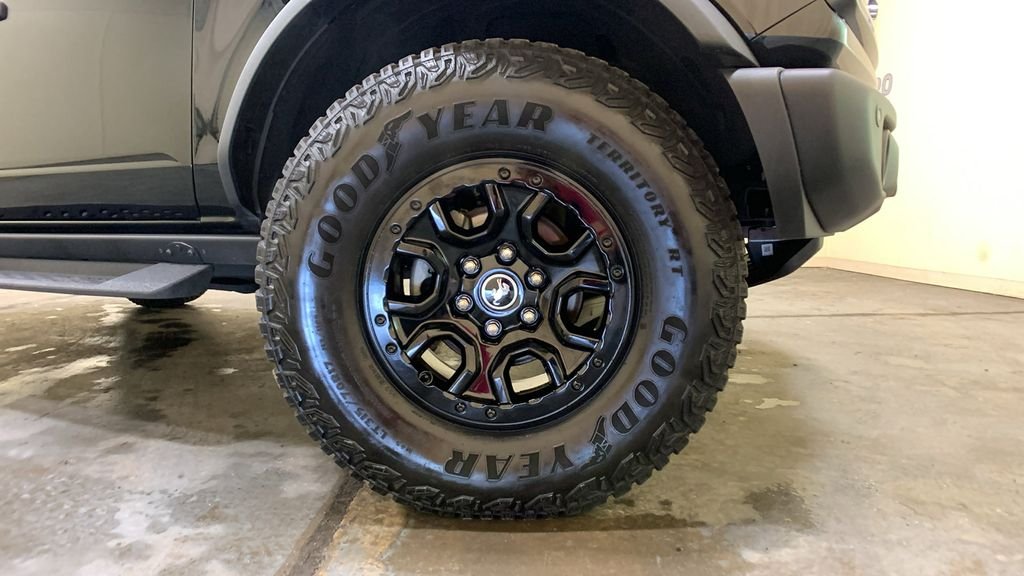 Used 2025 Black Ford Badlands image 9