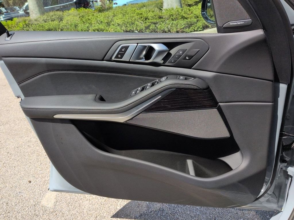 New 2026 Brooklyn Grey Metallic BMW xDrive40i image 31