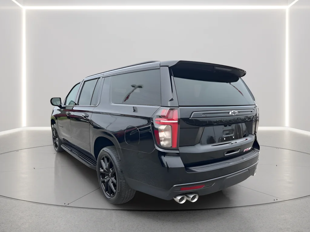 2023 Chevrolet Suburban RST - Photo 7