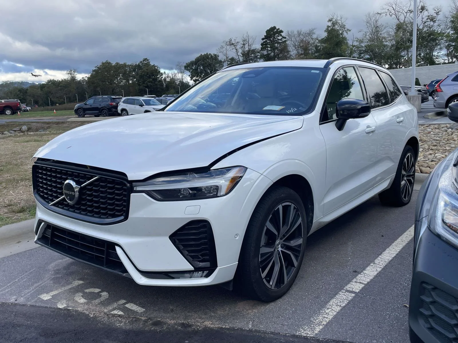 Used 2024 Crystal White Metallic Volvo Ultimate Dark Theme image 2