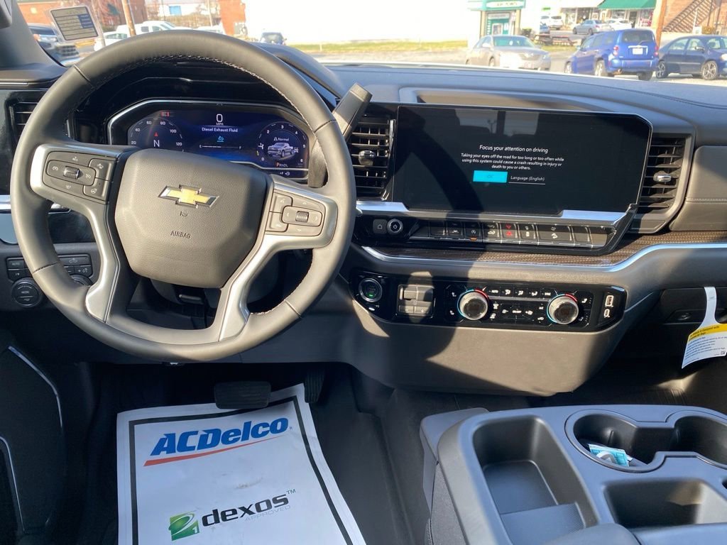 2025 Chevrolet Silverado 1500 LT - Photo 13