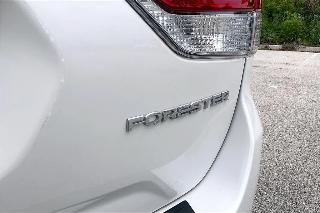 Used 2019 White Subaru Premium image 32