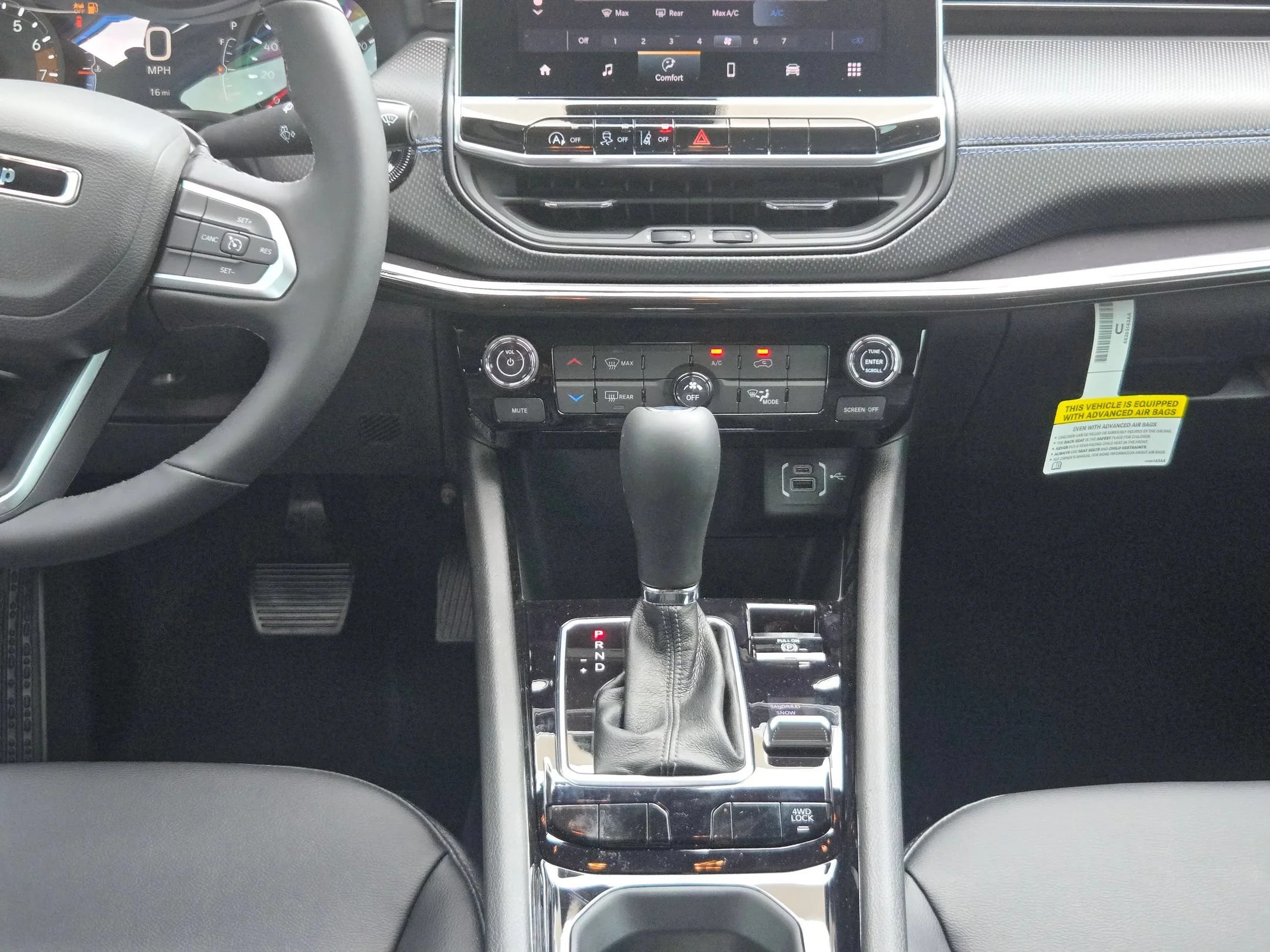 New 2026 Hydro Blue Pearlcoat Jeep Latitude image 17