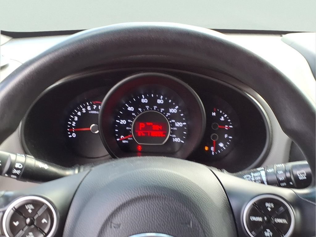 Used 2017 Black Kia Base image 9