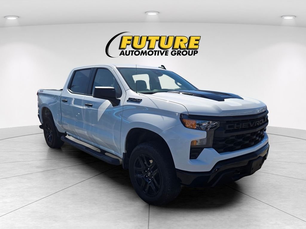 Used 2025 White Chevrolet Custom Trail Boss image 1