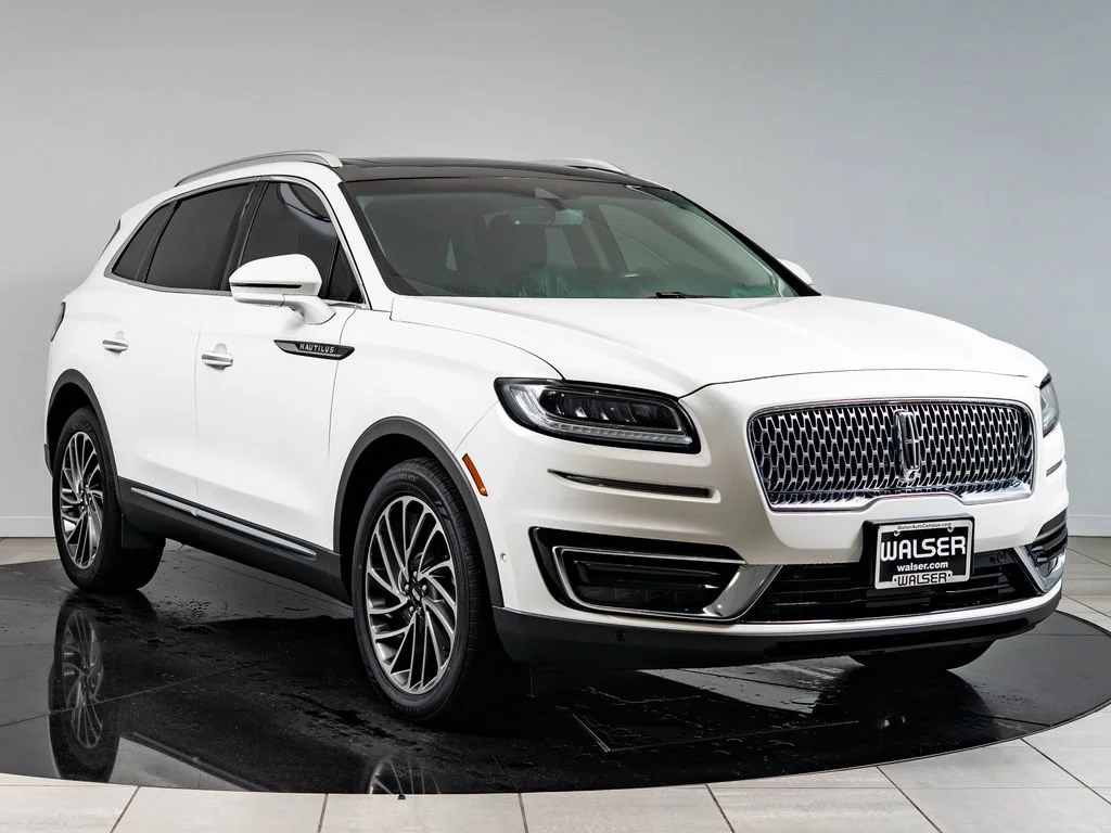 Used 2020 Pristine White Lincoln Reserve image 12