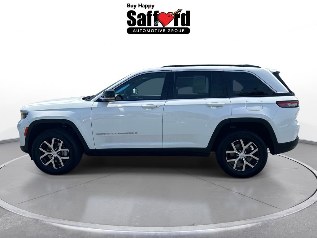 Used 2024 White Jeep Limited image 4