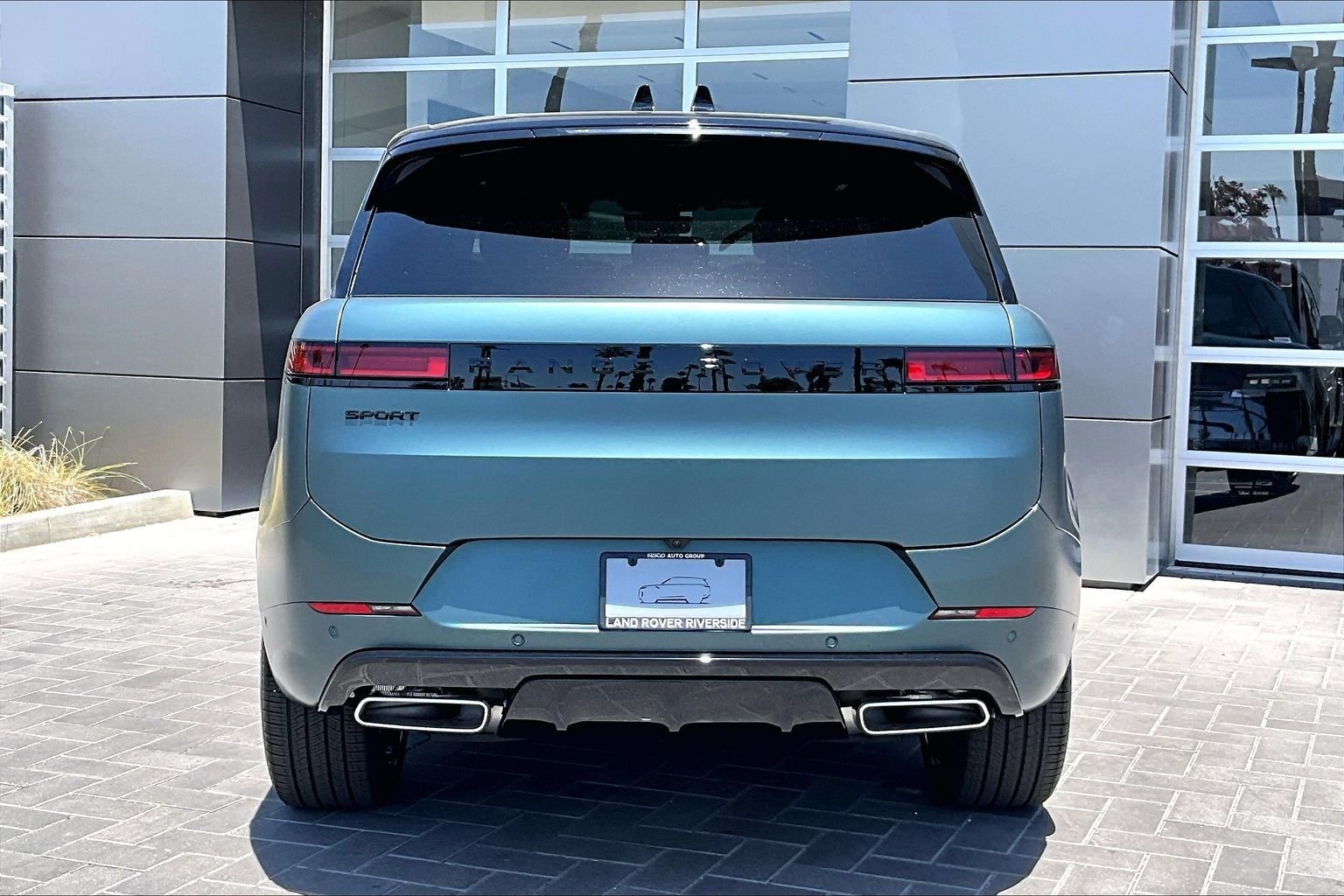New 2026 Giola Green Land Rover Dynamic SE image 4
