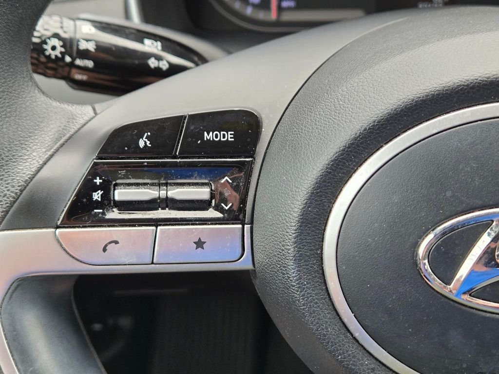 Used 2022 Gray Hyundai SEL image 21