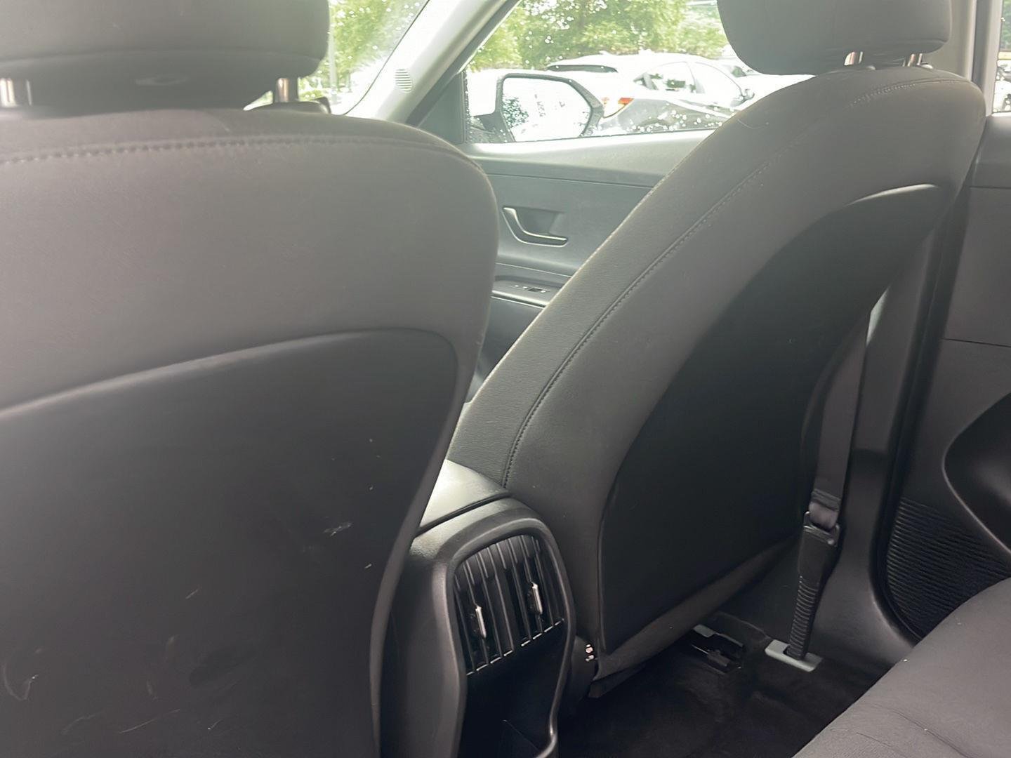 2025 Hyundai Kona SEL - Photo 14