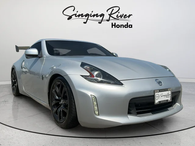 Used 2020 Brilliant Silver Metallic Nissan Base image 1
