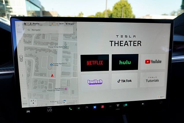 Used 2022 Black Tesla Plaid image 33