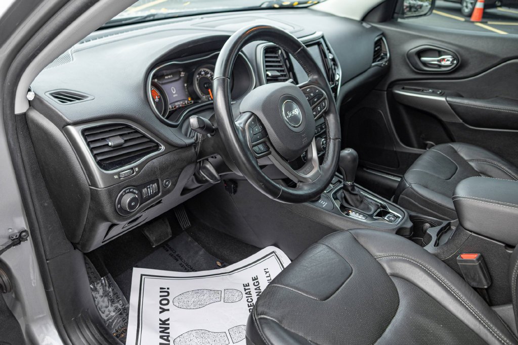 Used 2021 Silver Jeep Limited image 15