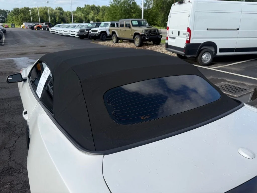 Used 2017 White Ford GT Premium image 34