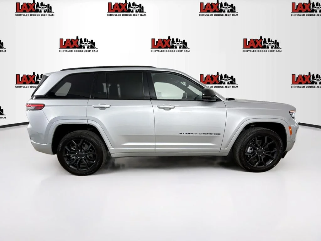 Used 2024 Silver Jeep 4xe image 8