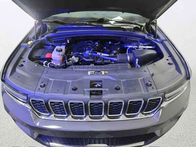 Used 2024 Gray Jeep Laredo image 22