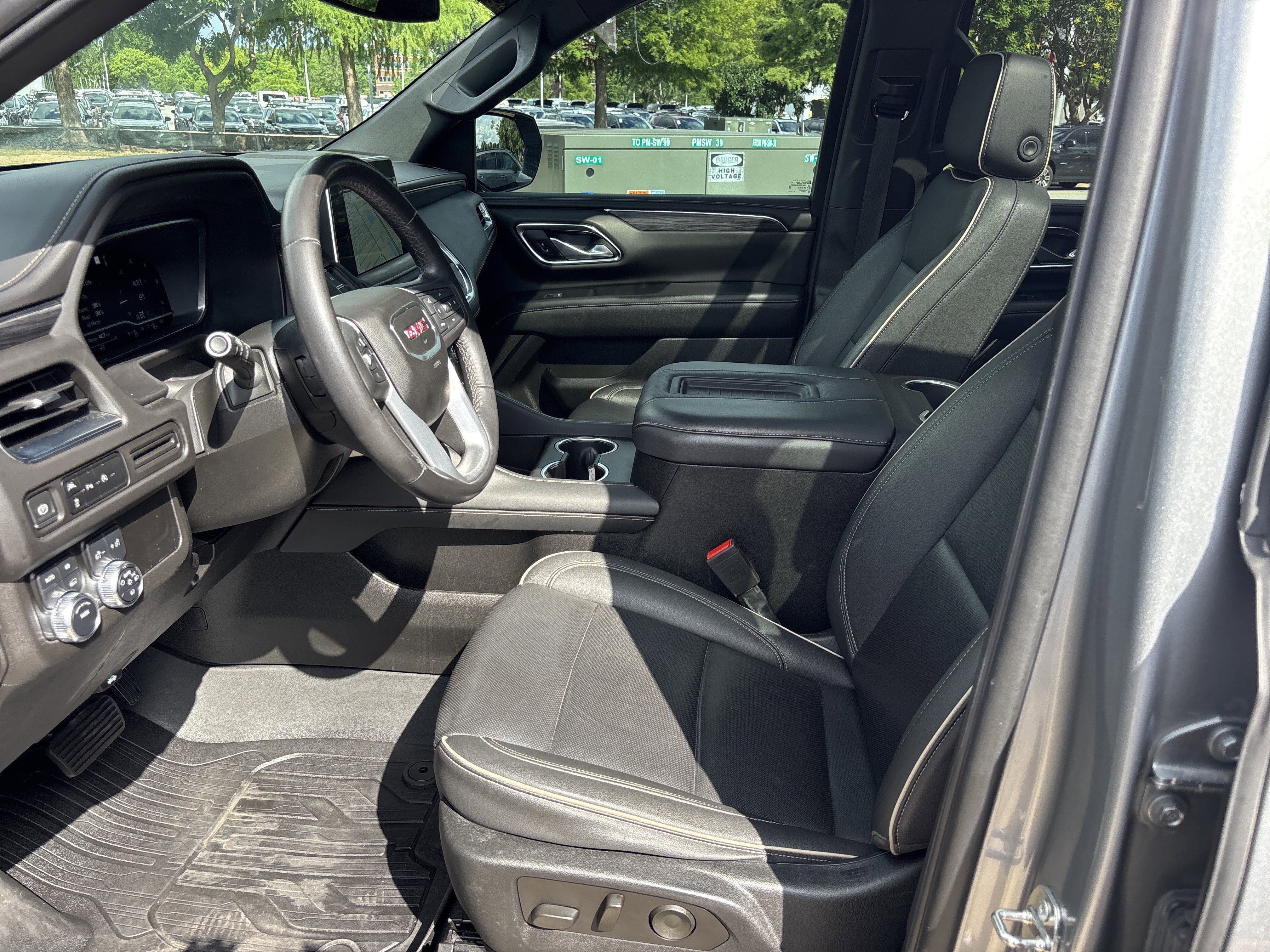 Used 2023 Sterling Metallic GMC SLT 4WD image 18