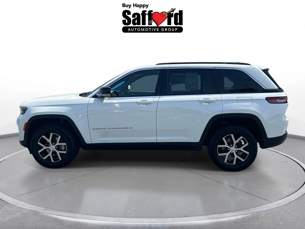 Used 2024 White Jeep Limited image 4