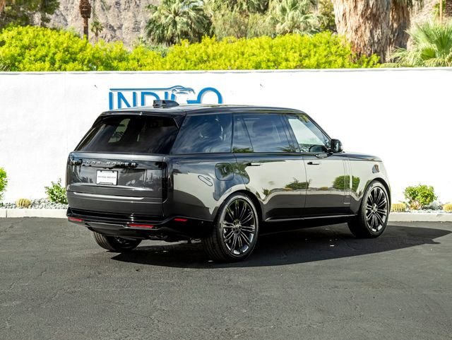 New 2026 Carpathian Grey Land Rover SE image 6