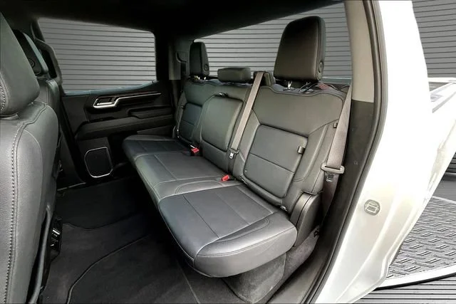 Used 2024 Summit White GMC SLT image 22