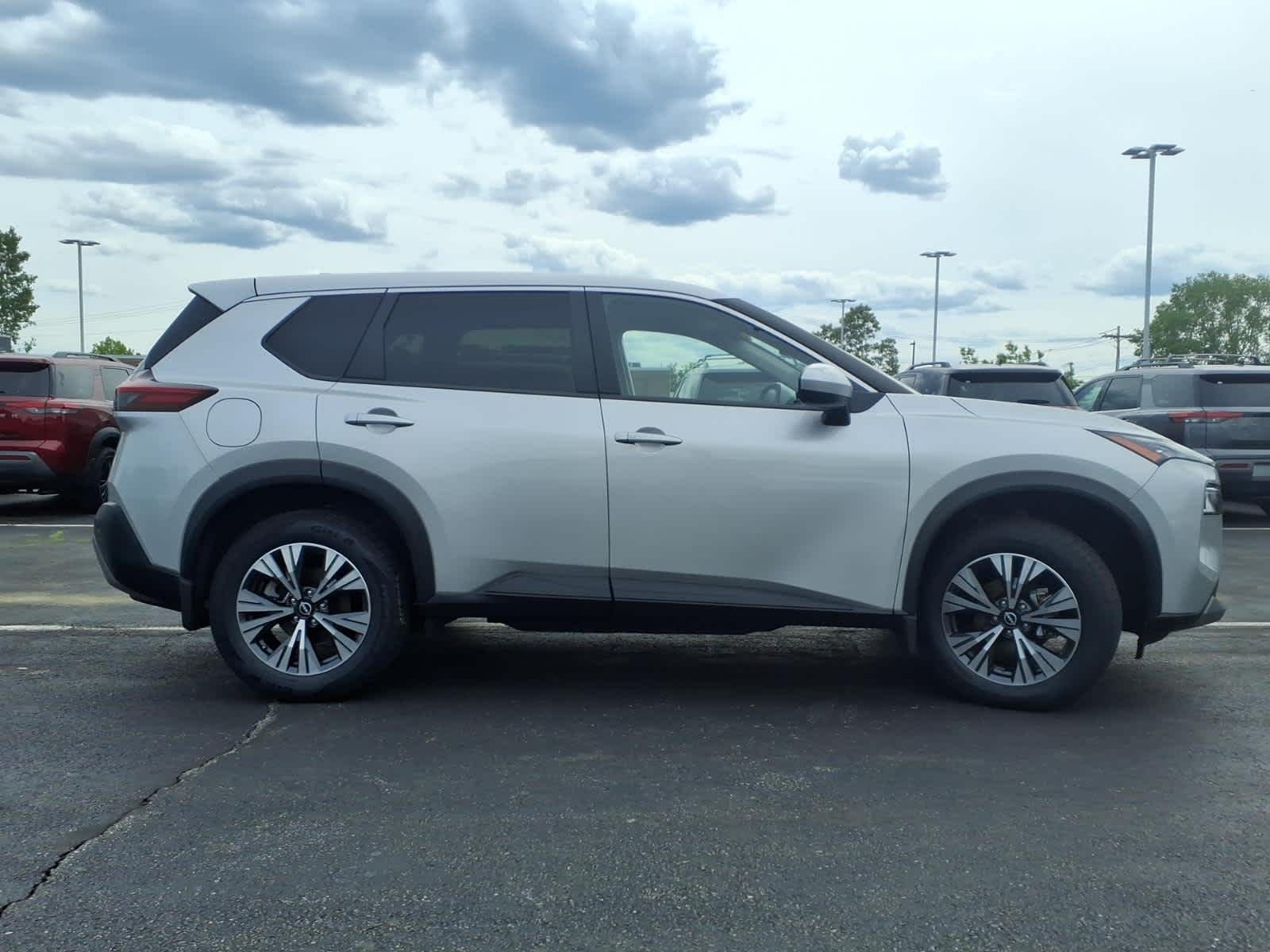 Certified Used 2023 Brilliant Silver Metallic Nissan SV image 4