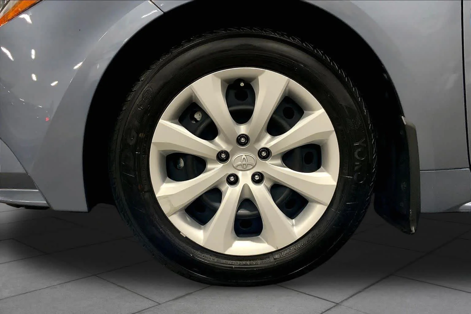 Used 2023 Celestite Toyota LE image 11