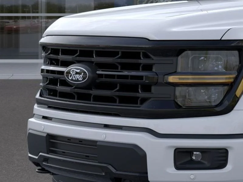 New 2026 Oxford White Ford XLT image 17