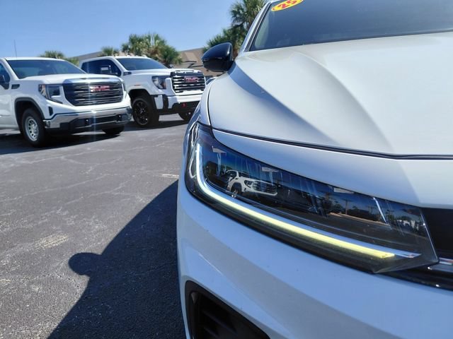 Used 2025 White Volkswagen Sport image 10
