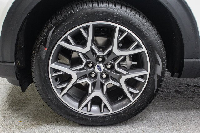 New 2027 Star White Metallic Tri-Coat Ford Platinum™ image 26
