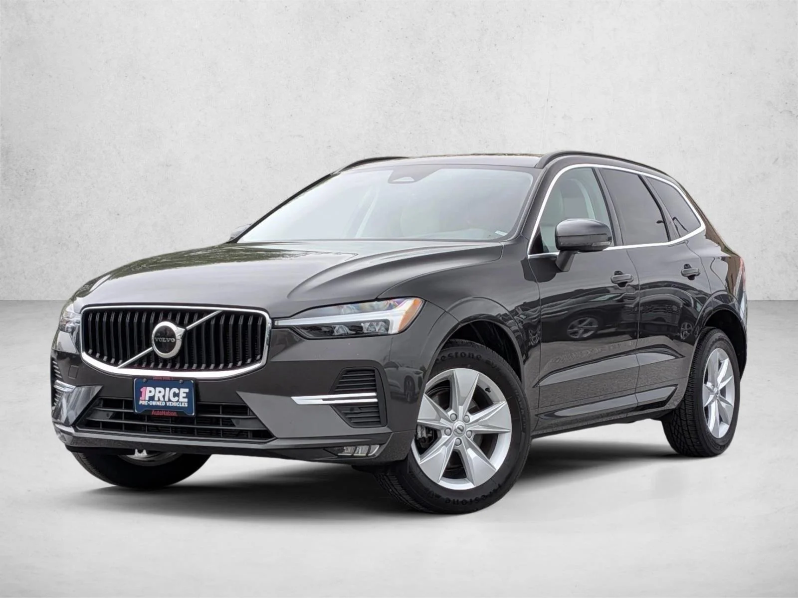 2022 Volvo XC60 B5 Momentum AWD's photo
