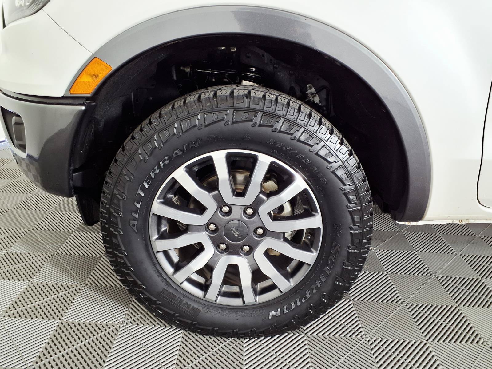 Used 2019 White Ford  image 7
