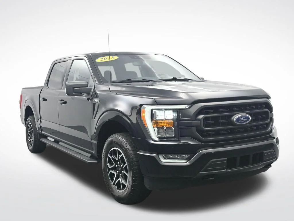 Used 2023 Black Ford XLT image 3