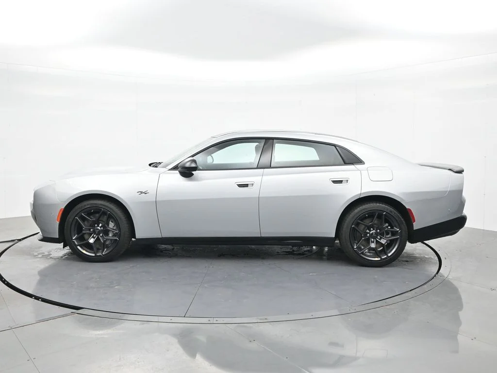 New 2026 Triple Nickel Exterior Paint Dodge R/T Plus image 10
