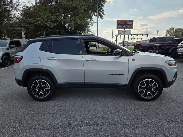 Used 2024 White Jeep Trailhawk image 10