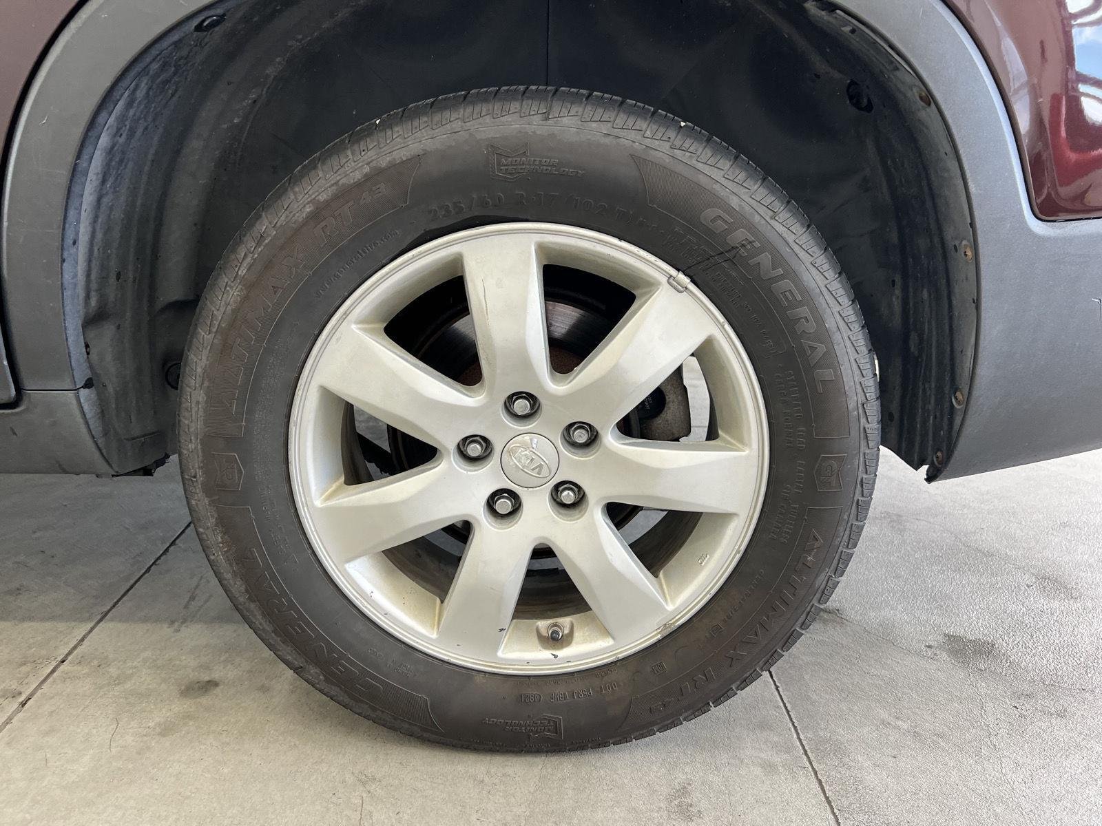 2011 Kia Sorento LX - Photo 10