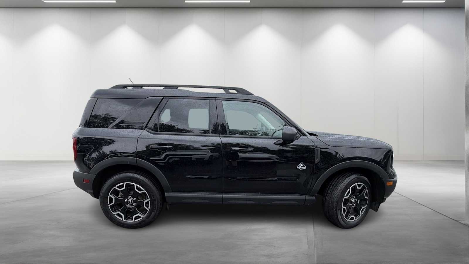 Used 2025 Shadow Black Ford Outer Banks image 8