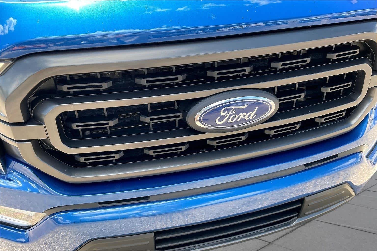 Used 2023 Atlas Blue Metallic Ford XLT image 28