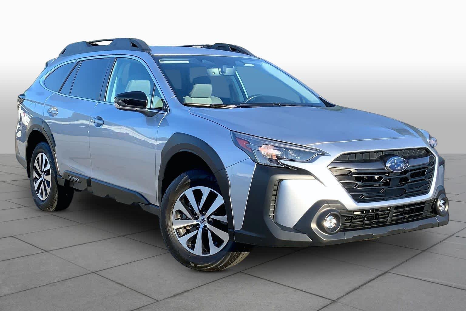Used 2025 Ice Silver Metallic Subaru Premium image 3