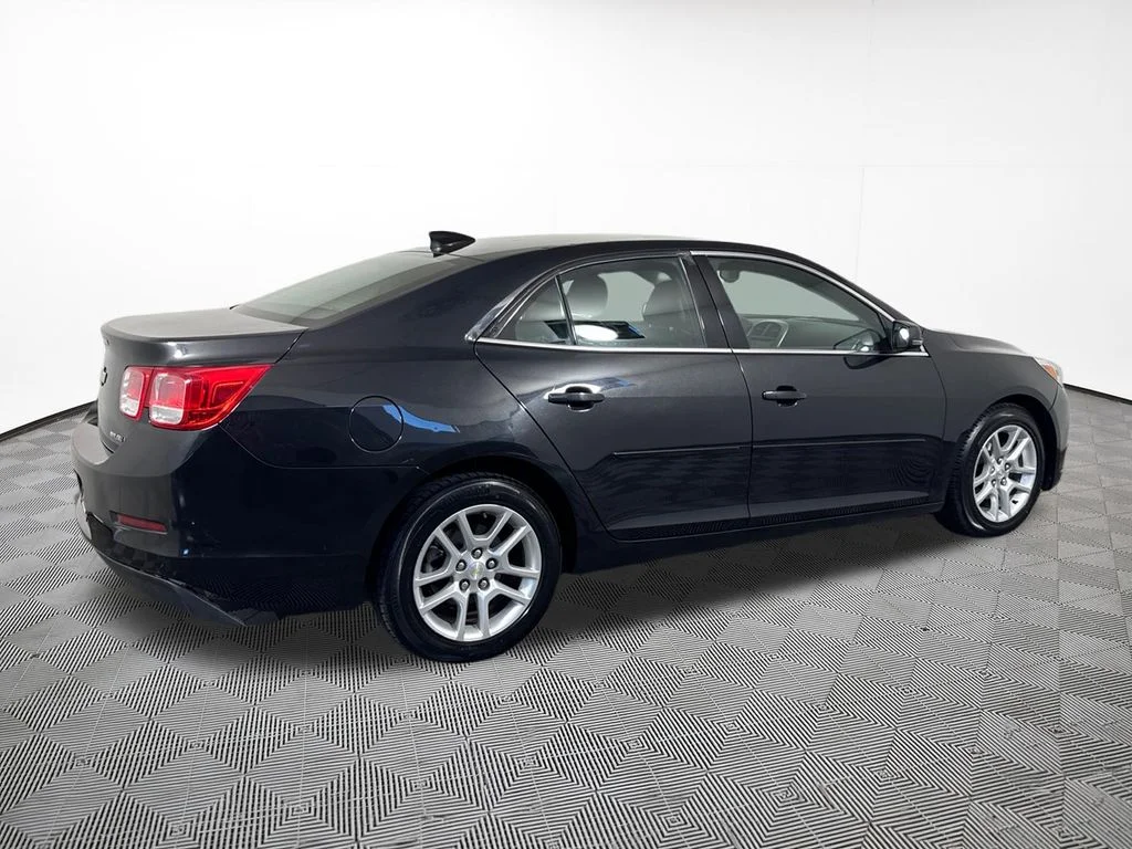 Used 2015 Black Granite Metallic Chevrolet LT image 9