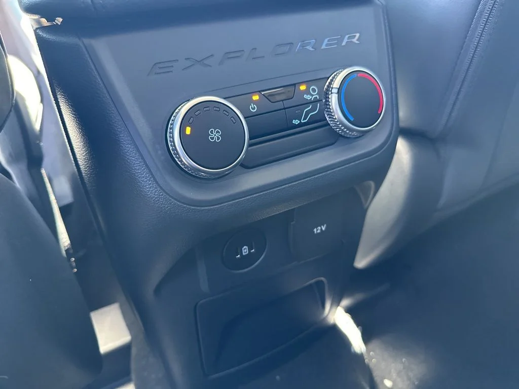 Used 2026 Vapor Blue Metallic Ford Active image 20