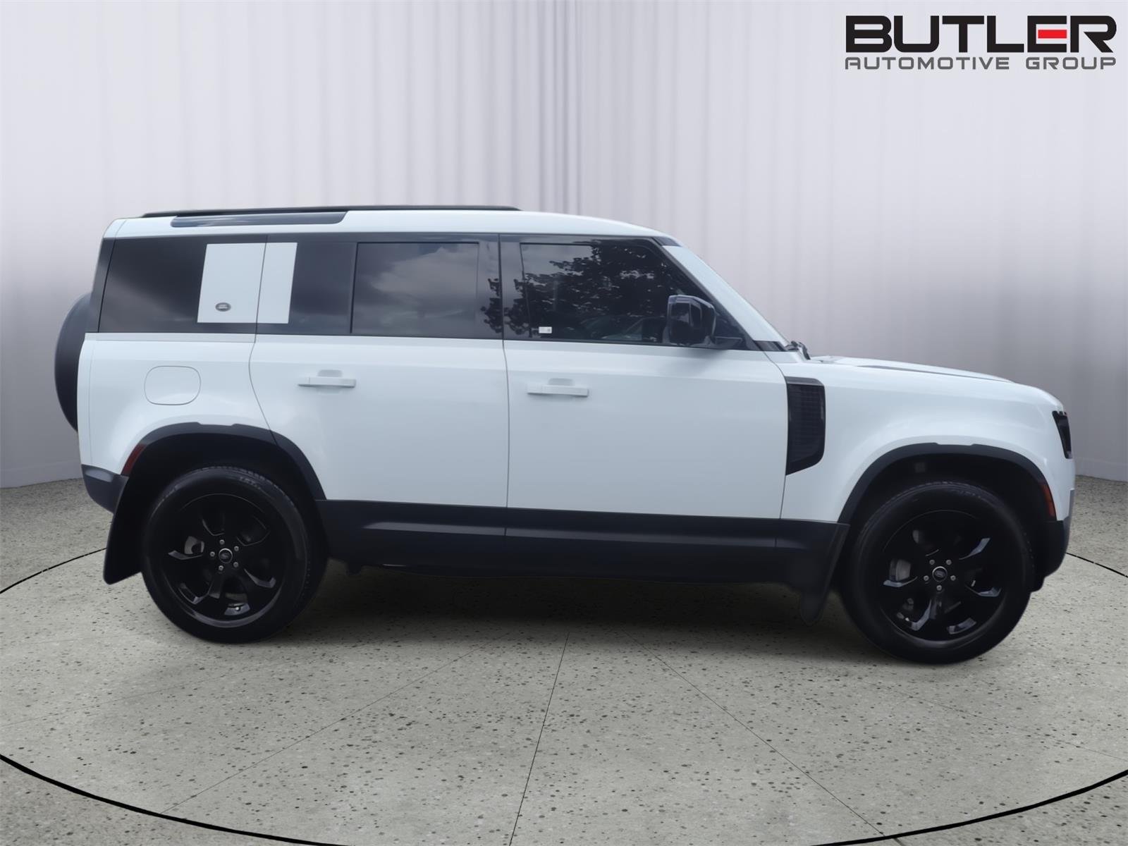 Used 2020 Fuji White Land Rover HSE image 8