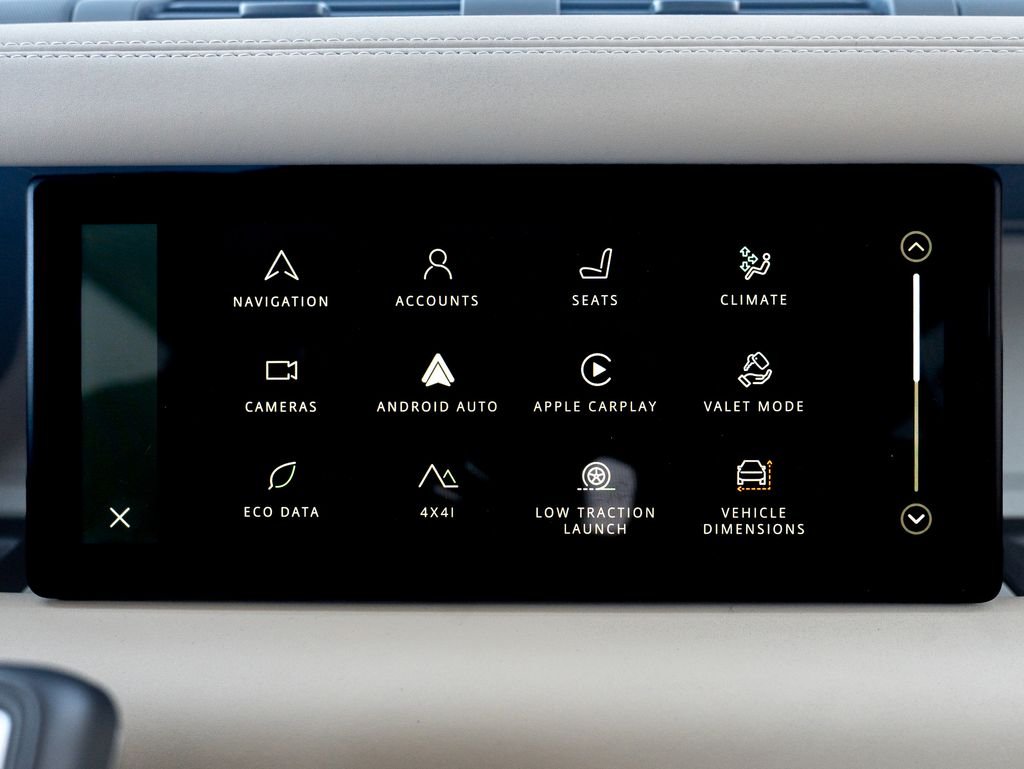 Used 2024 Green Land Rover X-Dynamic SE image 24