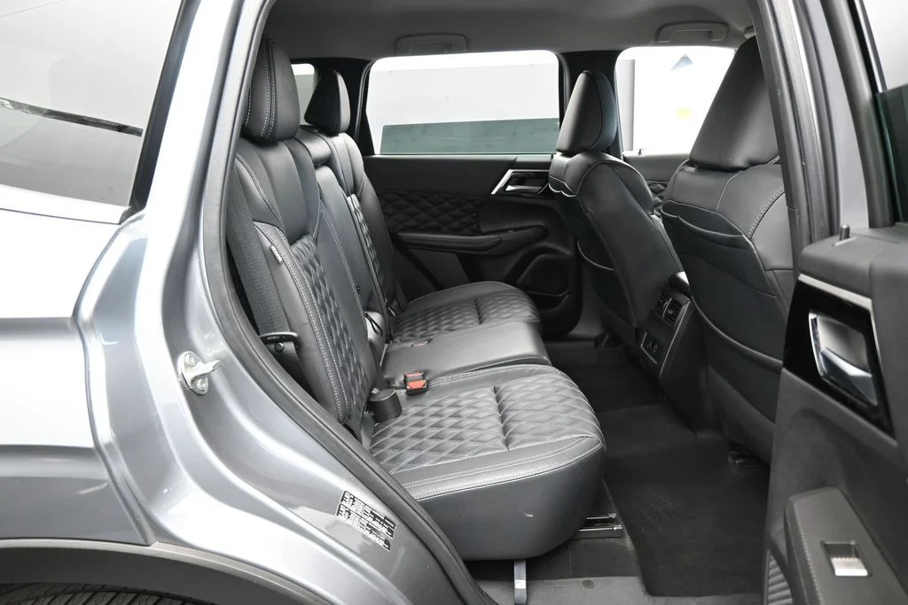 Used 2022 Silver Mitsubishi SEL image 36