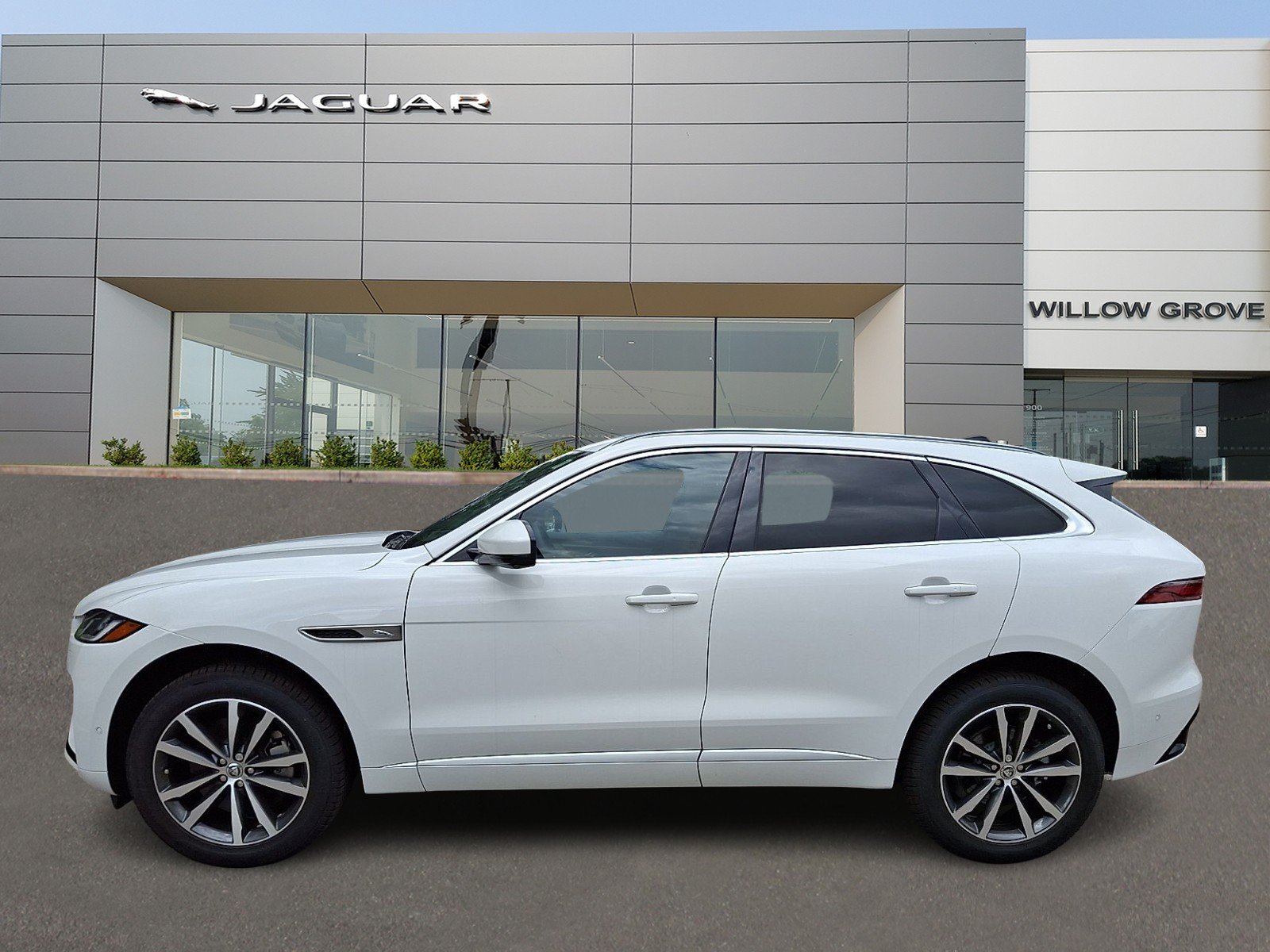2026 Jaguar F-Pace R-Dynamic S - Photo 6