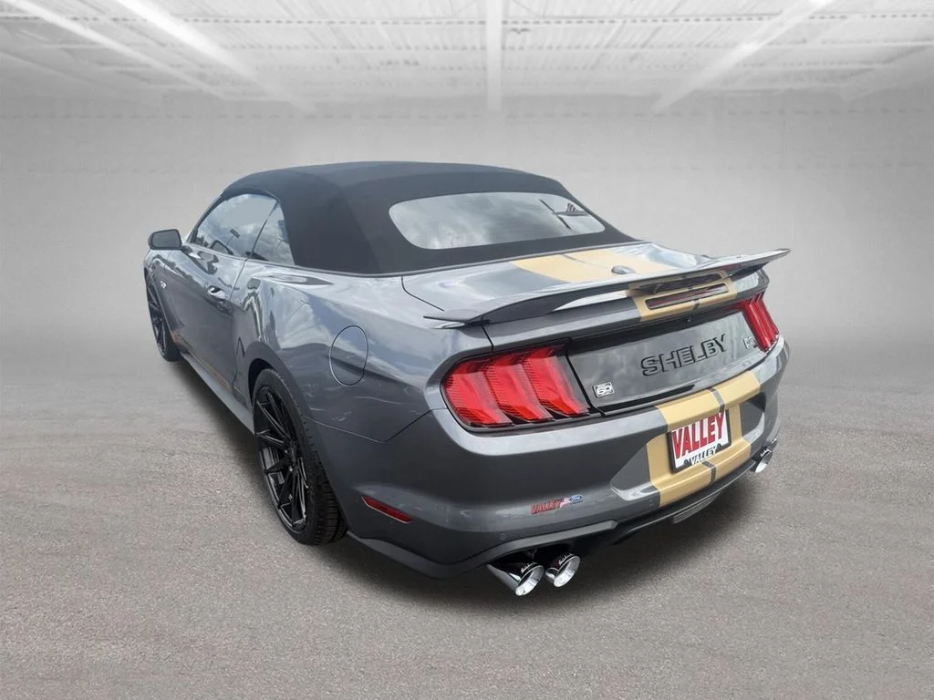 Used 2022 Gray Metallic Ford GT Premium image 8