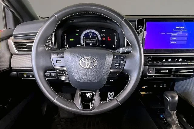 Used 2025  Toyota SE image 8