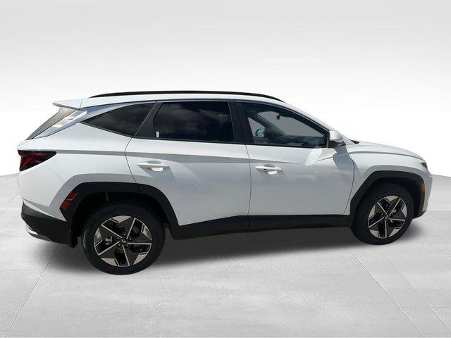 New 2026 White Hyundai SEL AWD image 9