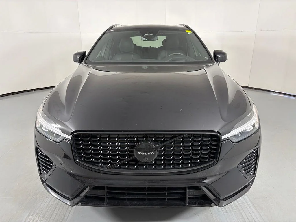 Used 2024 Black Volvo Ultimate image 2